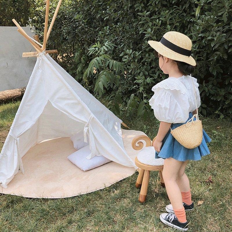 Set chân váy denim và áo thun phối ren dành cho bé gái