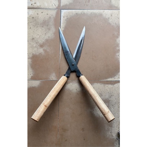 Kéo cắt tỉa cây, cành, tỉa cỏ, Hàng rào, Kéo phát lá dài 54cm tay cầm bằng  gỗ, lưỡi thép sắc bén - Bách Hóa Việt Hường