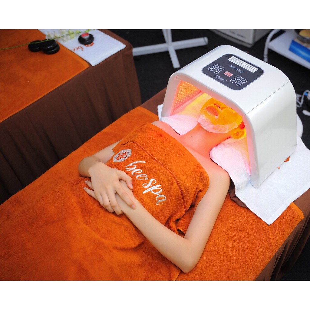 HCM  - Liệu trình căng bóng da: Cấy hồng sâm + Chiếu sáng sinh học + Điện di Vitamin C tại BEE Spa