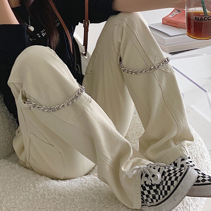 Quần jeans nữ ống rộng xuông kèm dây xích thời trang phù hợp cho các bạn nữ cá tính