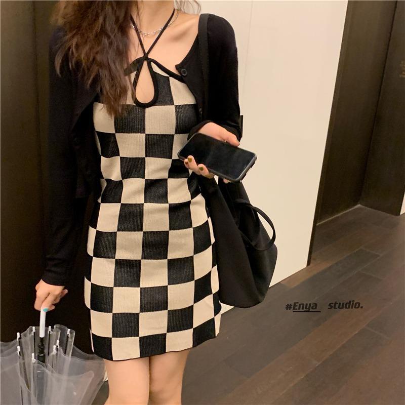 Set đầm hai dây và áo khoác cardigan dệt kim dáng rộng thiết kế mới thời trang xuân thu dành cho nữ 2021