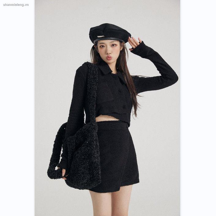 Bộ áo sơ mi vải bông và chân váy lưng cao hợp thời trang mùa đông 2021