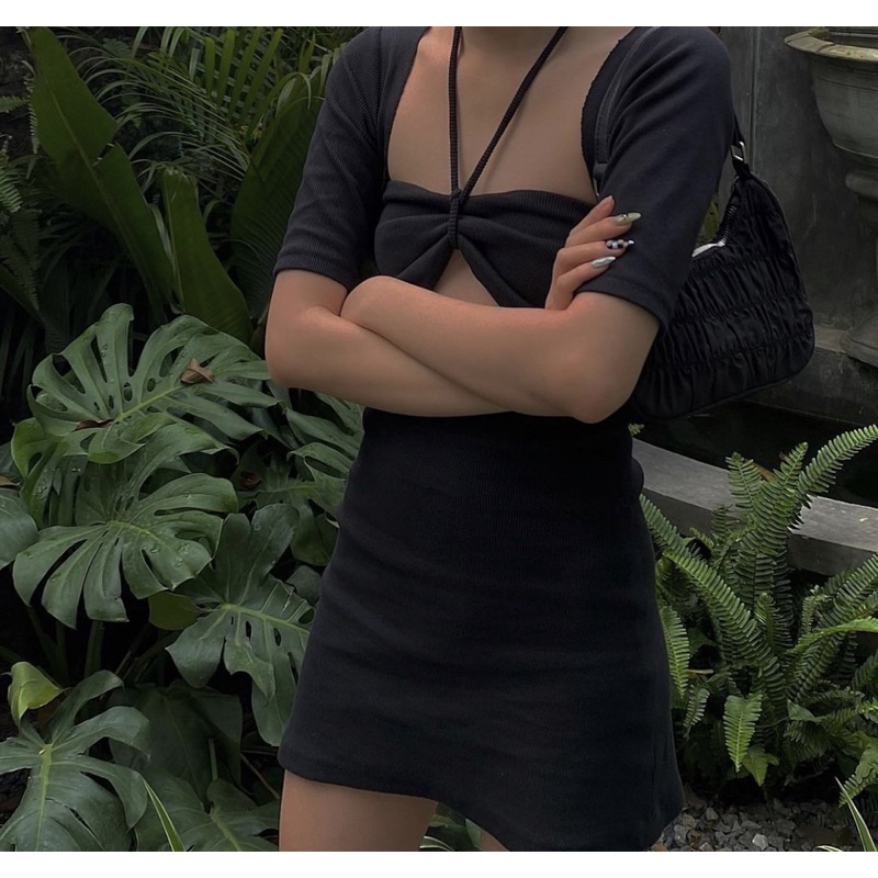 ĐẦM RÚT NGỰC CỘT DÂY YẾM CUT OUT ĐEN (TH)