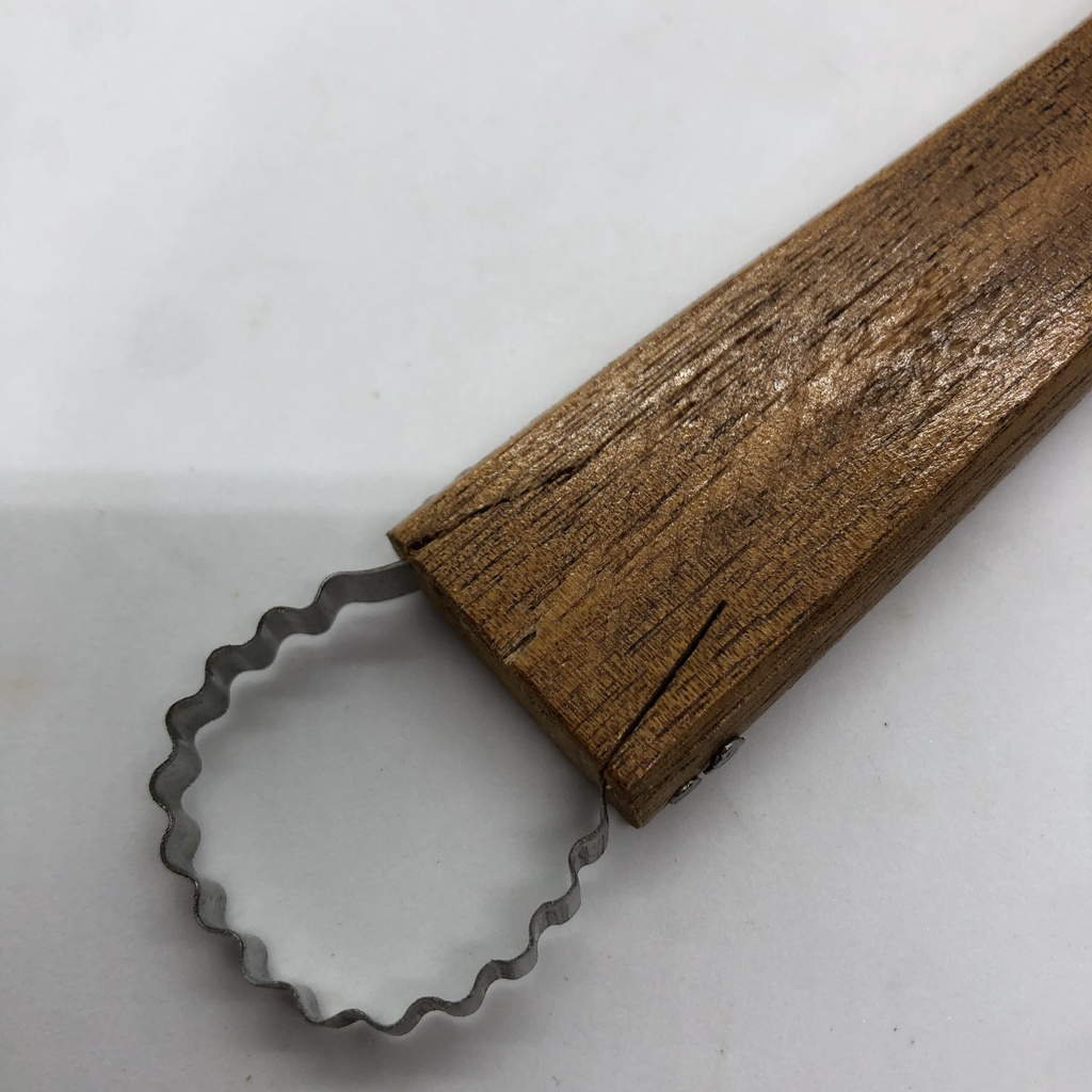 Nạo dừa 2 đầu cán cầm gỗ bằng đầu thép không gỉ cao cấp