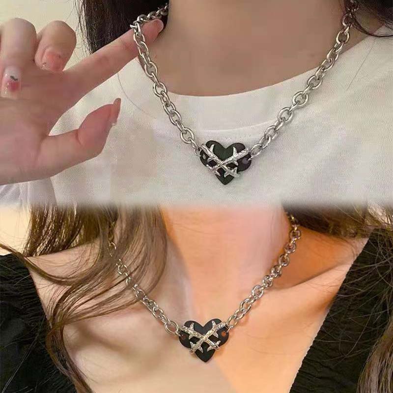 Vòng Cổ choker Mặt Trái Tim Màu Đen Phong Cách Hip Hop gothic Punk Ngọt Ngào Và Mát Mẻ Dành Cho Bạn Nữ clavicl HB