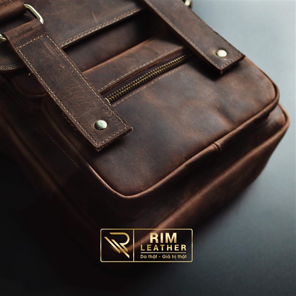 Túi Đeo Chéo Da Bò Sáp Dáng Hộp Đứng Khóa Bấm Giả Cài