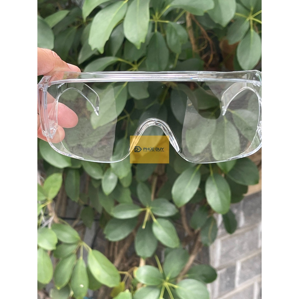 Kính bảo hộ 3M Tour-Guard V chống bụi, chống tia UV, chống đọng sương, đeo được cùng kính cận