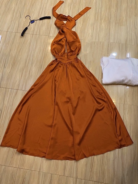 Đầm maxi cột dây chéo