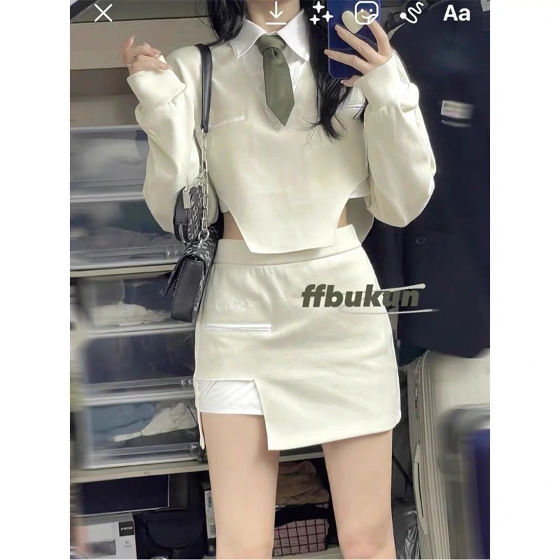Set Áo Cổ Bẻ Tay Dài Khoét Tà Eo Tôn Dáng Và Chân Váy Chữ A Ôm Khoét Đùi Tôn Dàn