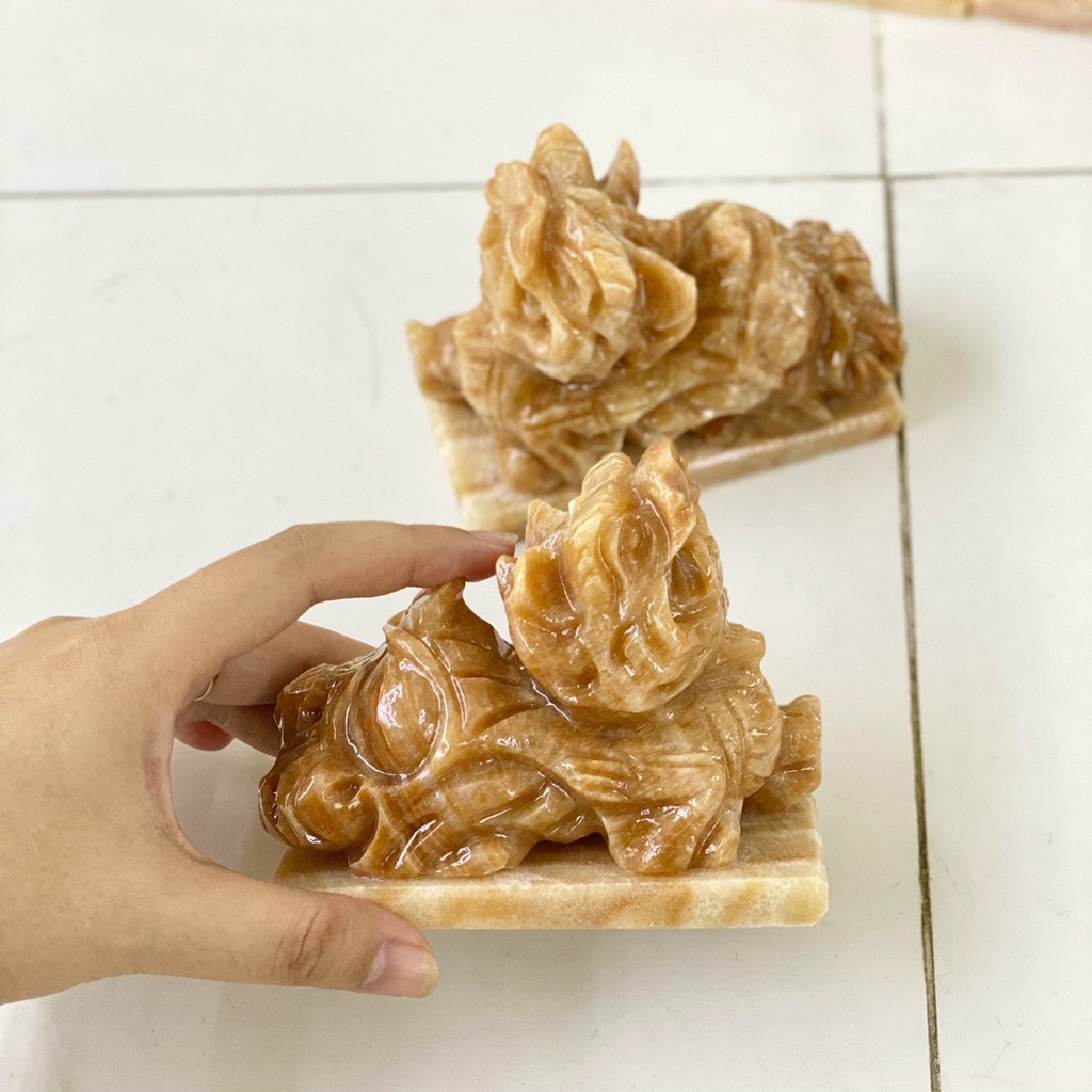 Tỳ Hưu Phong Thủy Đá Trắng Non Nước, Đá Vân Gỗ - Dài 10cm