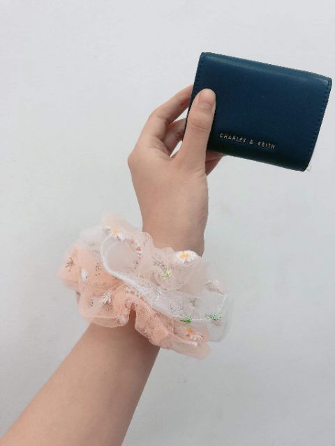 Cột tóc Scrunchie thêu hoa cúc cột tóc vải voan lưới đa năng buộc tóc, làm vòng tay vintage