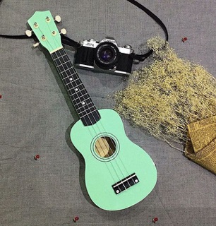 Ukulele LORTUI 21inch xanh lá