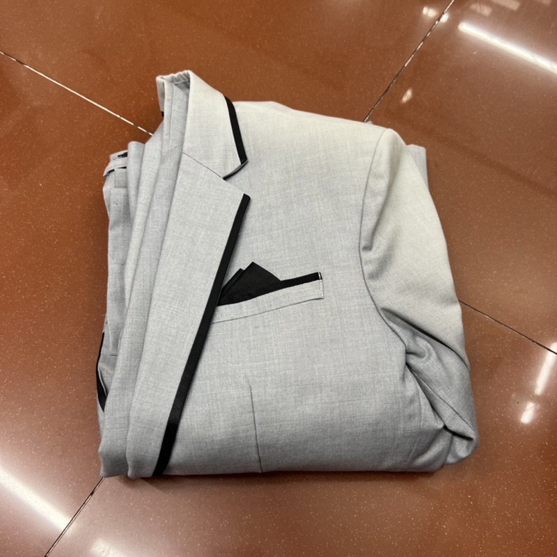 Vest xám 1 nút thanh lí giá rẻ size 5