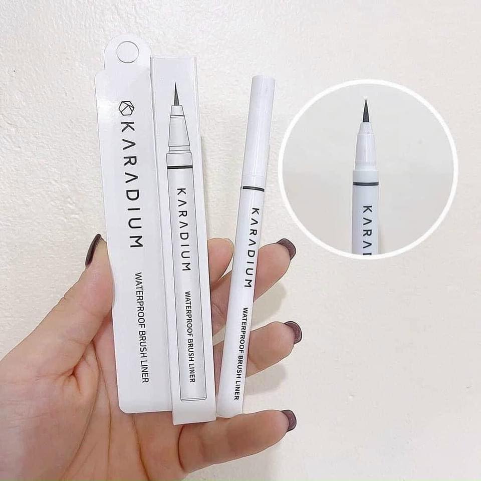 Bút dạ kẻ mắt Karadium Waterproof Brush Liner Black Eyeliner