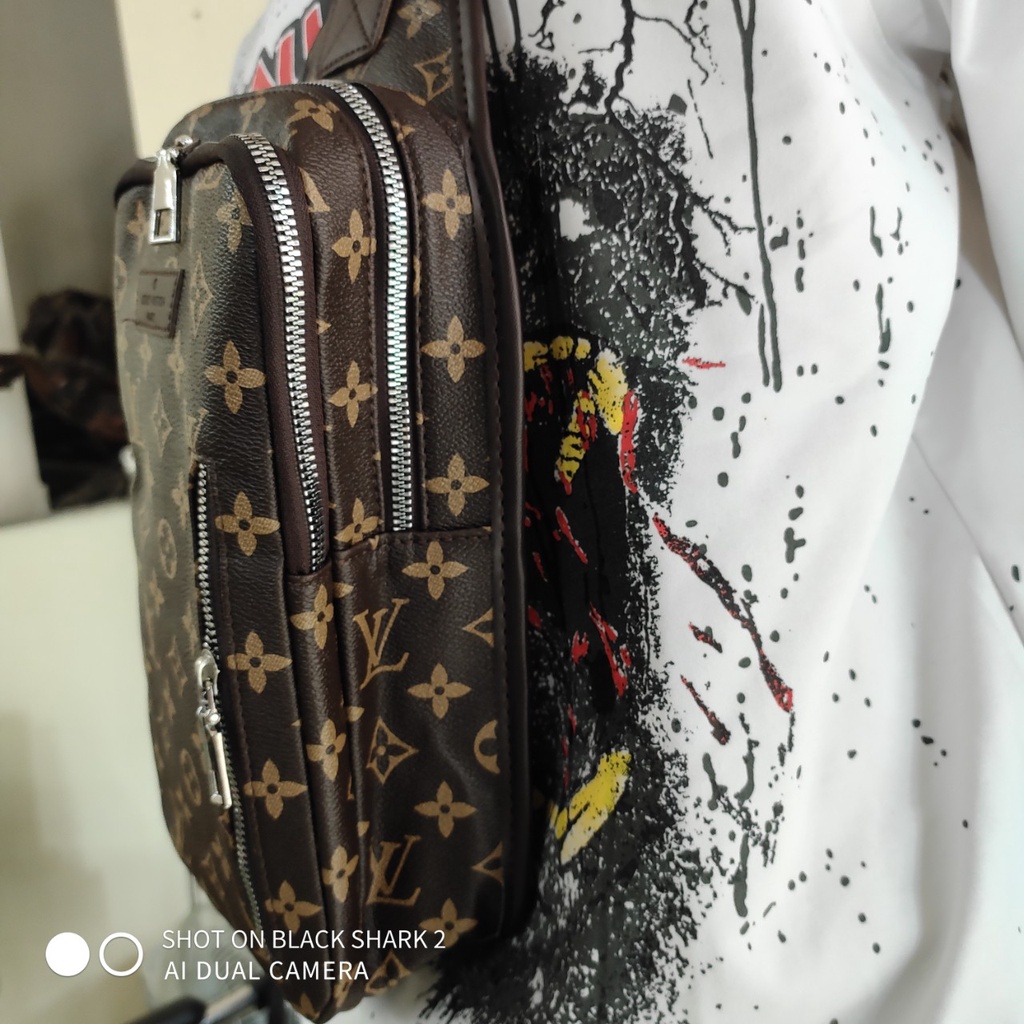 Túi Đeo Chéo Nam Túi  L. v  Mini phong cách thời trang - Phù hợp đi du lịch, đi chơi