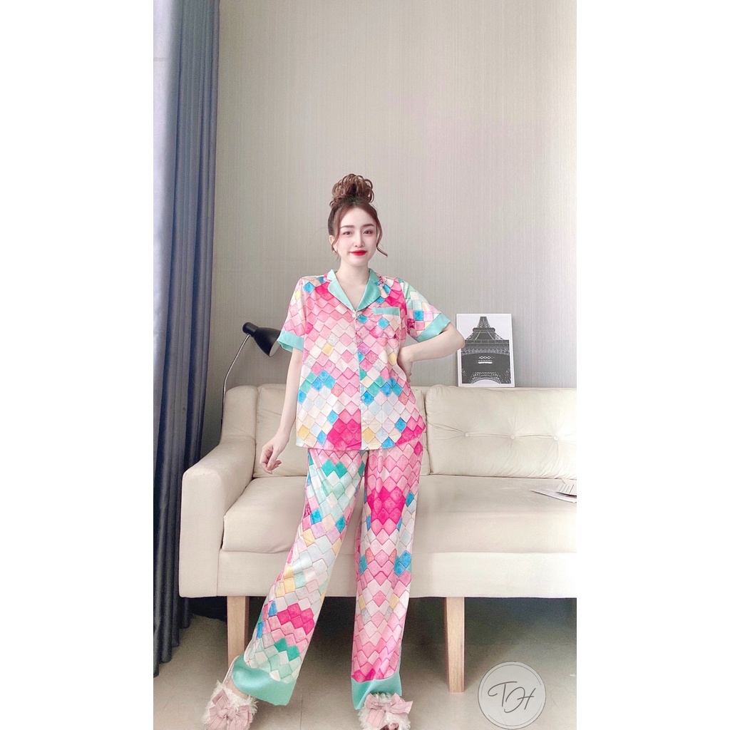 Pijama lụa viền cổ họa tiết siêu sang