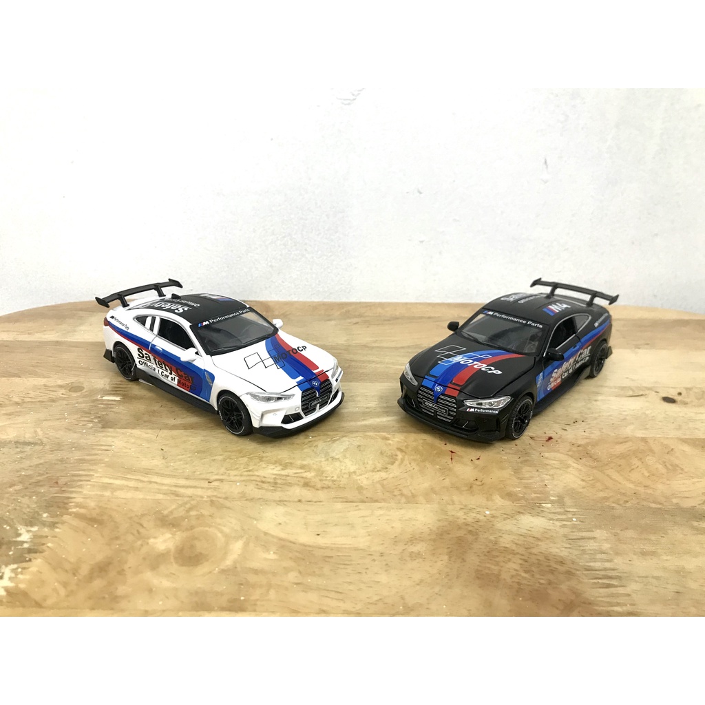 Mô hình xe BMW M4 _ Tỷ lệ 1:32