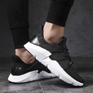 Men's running shoes with ventilation