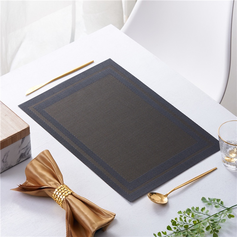 Tấm lót bàn ăn bằng nhựa PVC dày dặn Z09