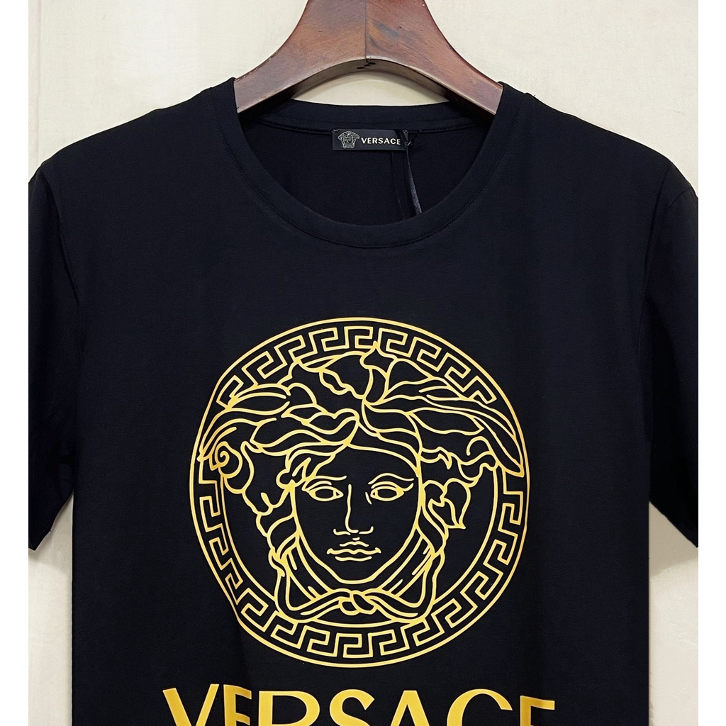 Áo Thun Ngắn Tay Cổ Tròn In Chữ Medusa Màu Vàng Phong Cách Mới Mùa Hè 2022 Cho Nam