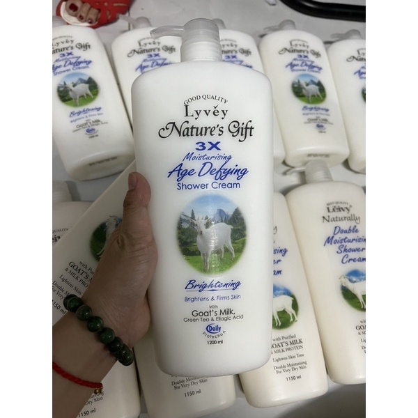 1 chai sữa tắm dê leivy 1150ml
