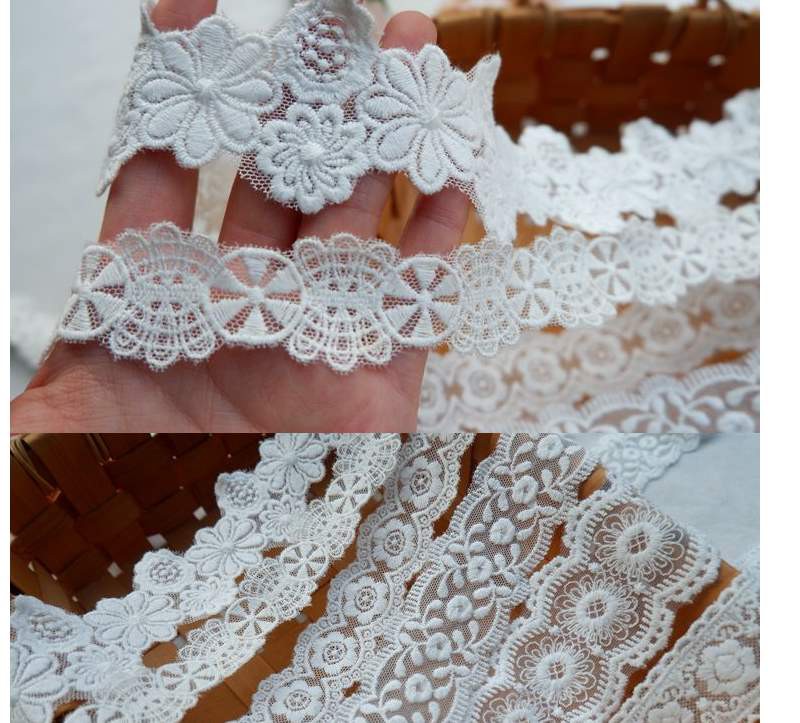 Miếng Vải Lưới Đính Hoa Kích Thước 2-5cm