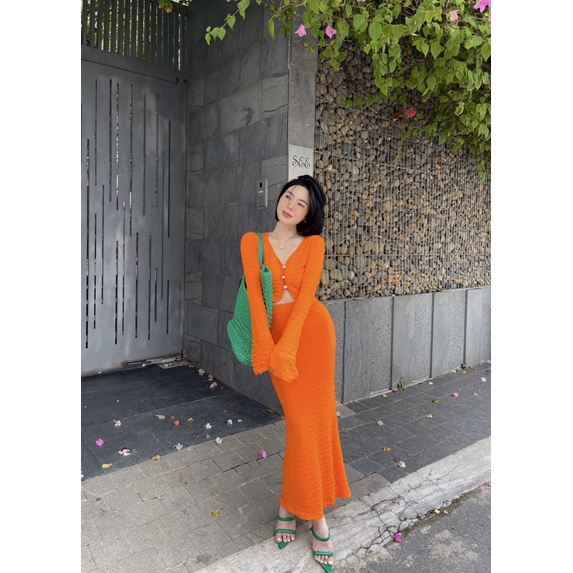 Set áo croptop tay dài + Chân vây body