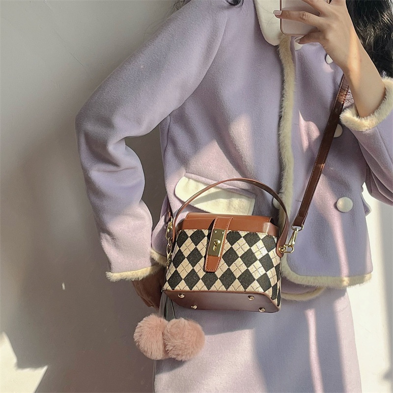 IELGY Túi Đeo Chéo Đính Đá Màu Sắc Tương Phản Phong Cách retro Thời Trang Cho Nữ