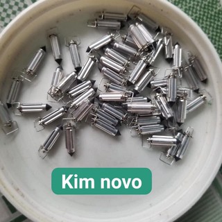 Kim đóng xăng chảy dầu xe máy
