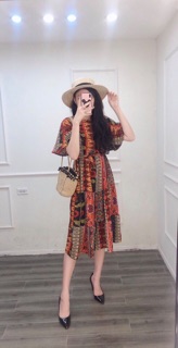 Váy hoạ tiết thổ cẩm