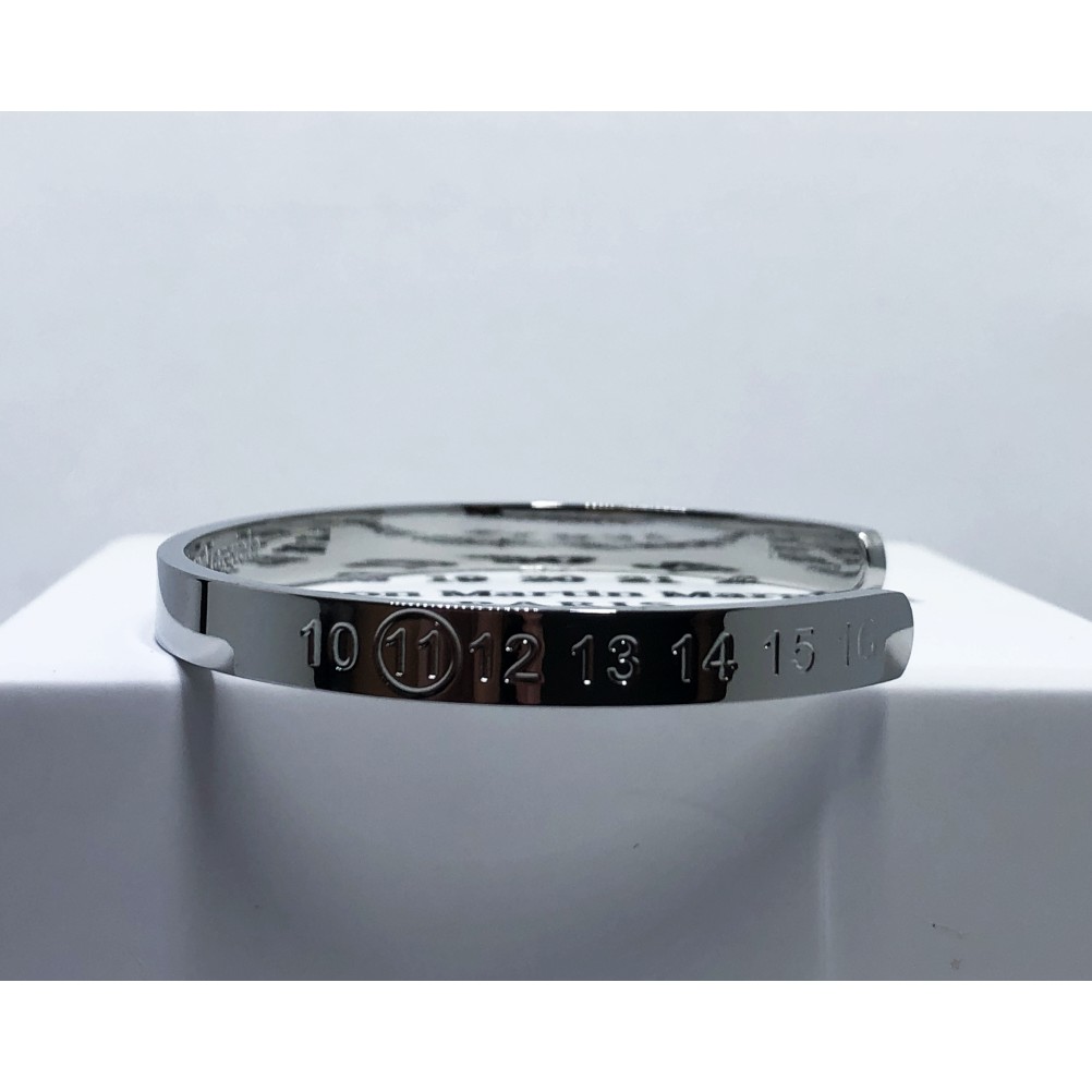 Vòng tay Maison Margiela number logo engraved bracelet fw20