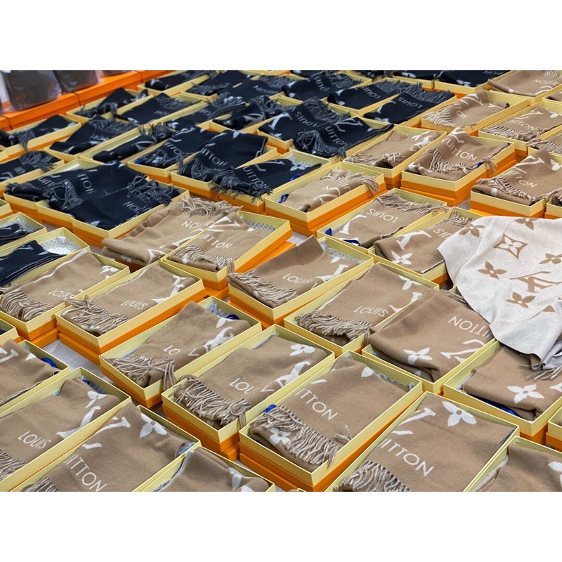 Khăn Quàng cổ lv