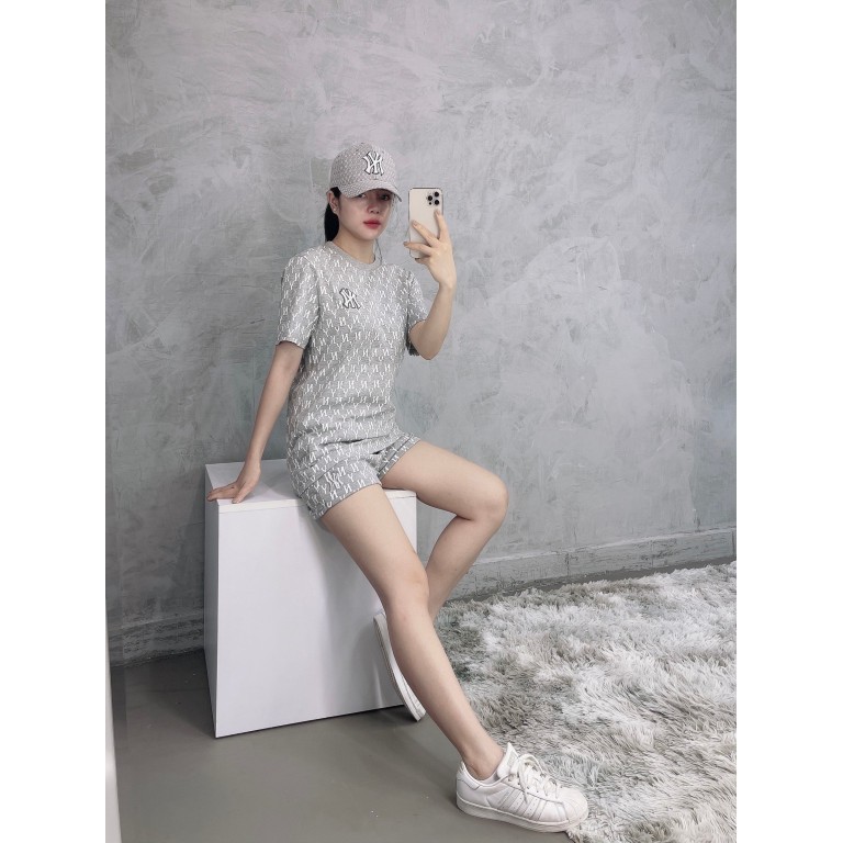 (HÀNG XUẤT XỊN) Nón / Mũ trắng N03 M//L//B N//Y MONOGRAM BASEBALL CAP GREY/WHITE Made in Viet//nam full-tem-tag One size