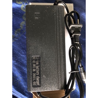 Xạc pin lion xe điện 10s-42v chui tròn