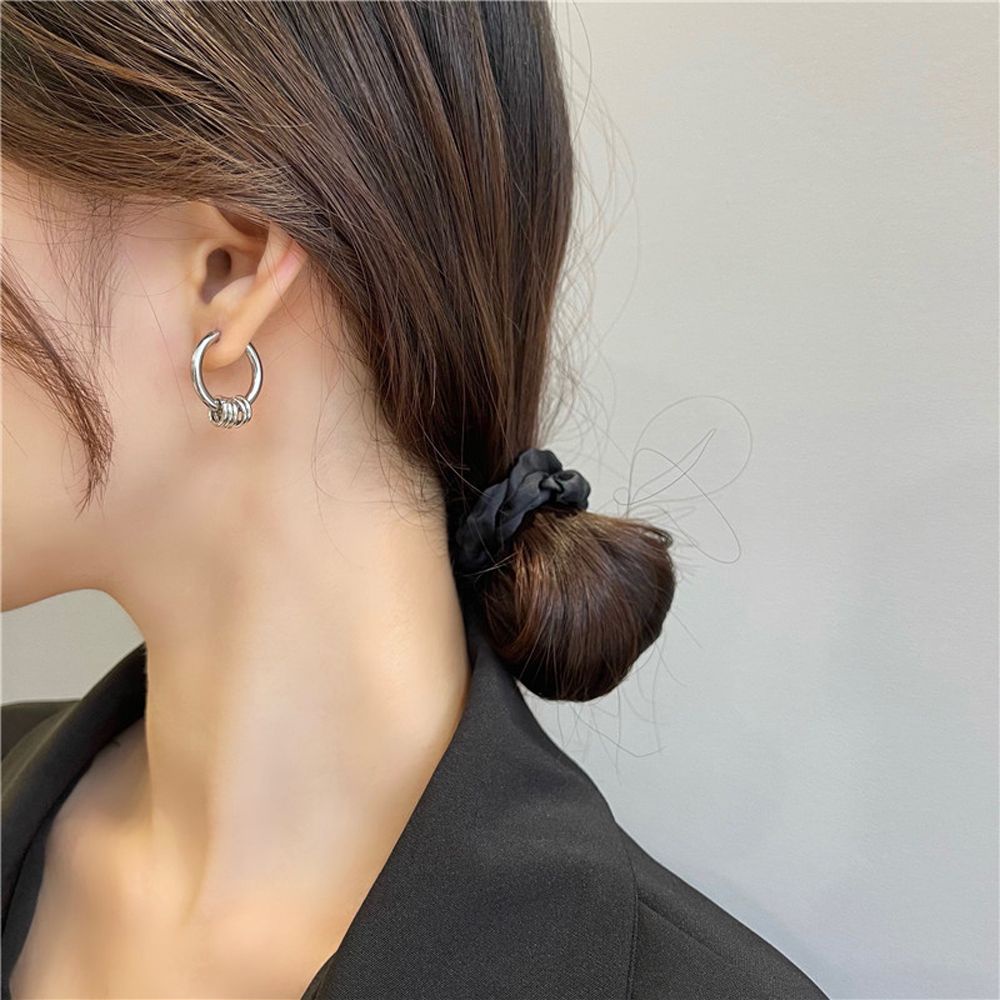 Khuyên tai dạng vòng bằng thép không gỉ nhiều màu phong cách vintage Hàn Quốc cho nam và nữ