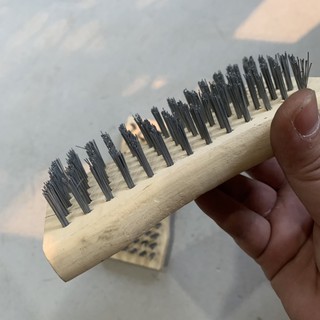 Bàn chải sắt đánh gỉ cán gỗ chữ nhật
