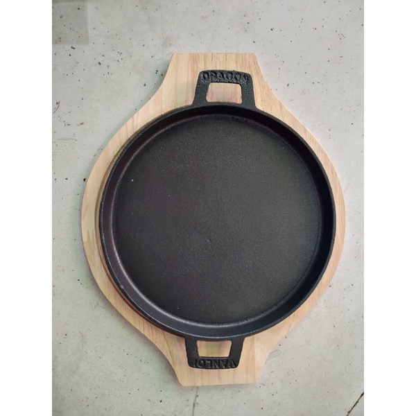 Chảo Gang Chống Dính Làm Bánh Xèo Đa Năng Size 16-18-19-20-22cm Kèm Đế Lót Gỗ