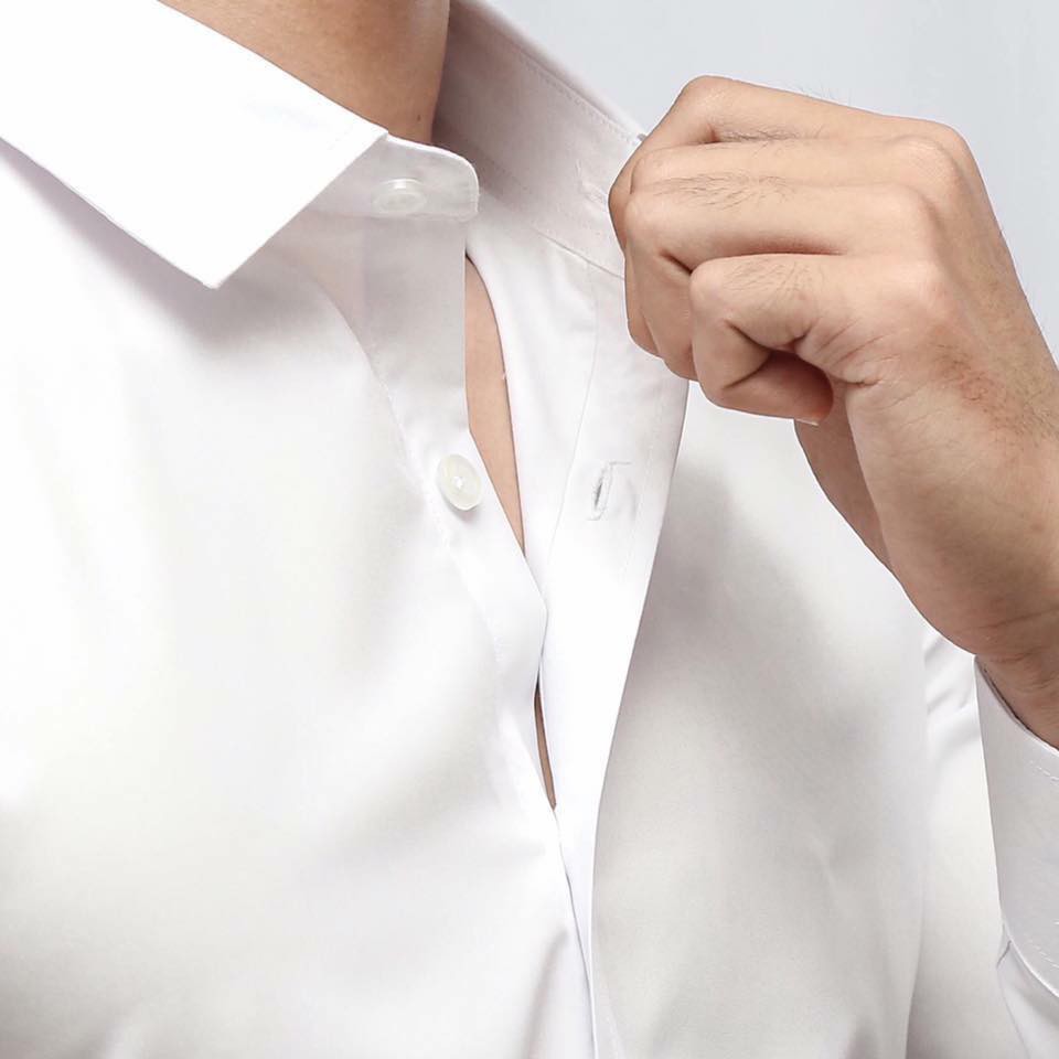 Áo sơ mi trắng nam tay dài, dáng ôm vải lụa phong cách công sở lịch lãm | BigBuy360 - bigbuy360.vn