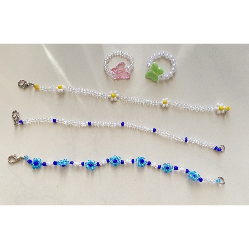 Vòng tay handmade hạt trai và hạt cườm hình hoa pastel