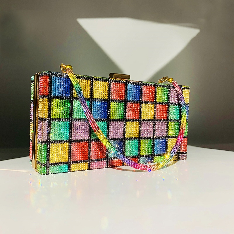 Ví Cầm Tay Đính Đá Lấp Lánh Sang Trọng