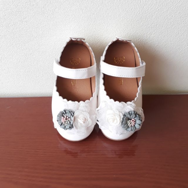 Búp bê ren nơ cho bé gái. Cực yo, chất đẹp. Bao chất bao giá khắp vbb lun nha. Ko mua thì phí lắm nhé các c ơi. Ib đi ạ.