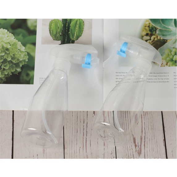 Bình xịt phun sương loại tốt, có nút gài