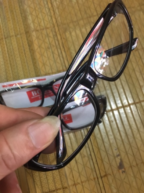 Kính mắt trắng vuông ( gọng đen) | BigBuy360 - bigbuy360.vn