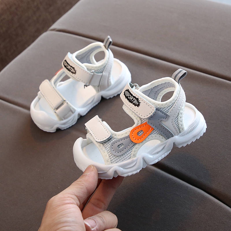 Giày Sandal Đi Biển Chống Đá Phong Cách Mới Cho Bé 0-5-9 Tuổi Tập Đi 3 Tuổi