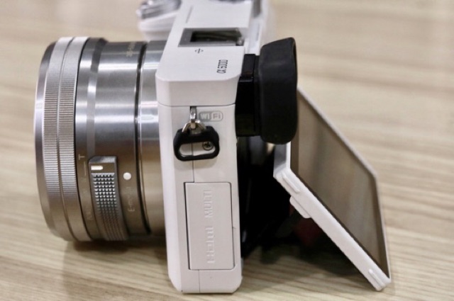 Máy ảnh Sony A6000 kit 16-50 OSS