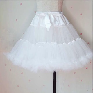 Váy Tùng Phồng mặc kèm đồ cosplay hoặc áo cưới