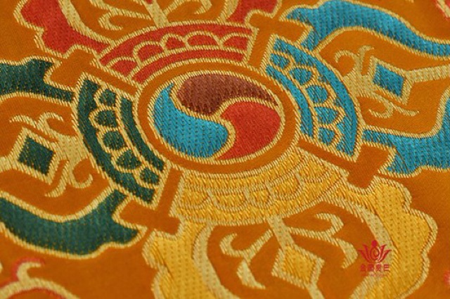 MIẾNG ĐỆM BÀY PHÁP KHÍ VUÔNG