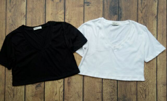 (SALE) Áo Croptop Cổ Tim siêu hót.