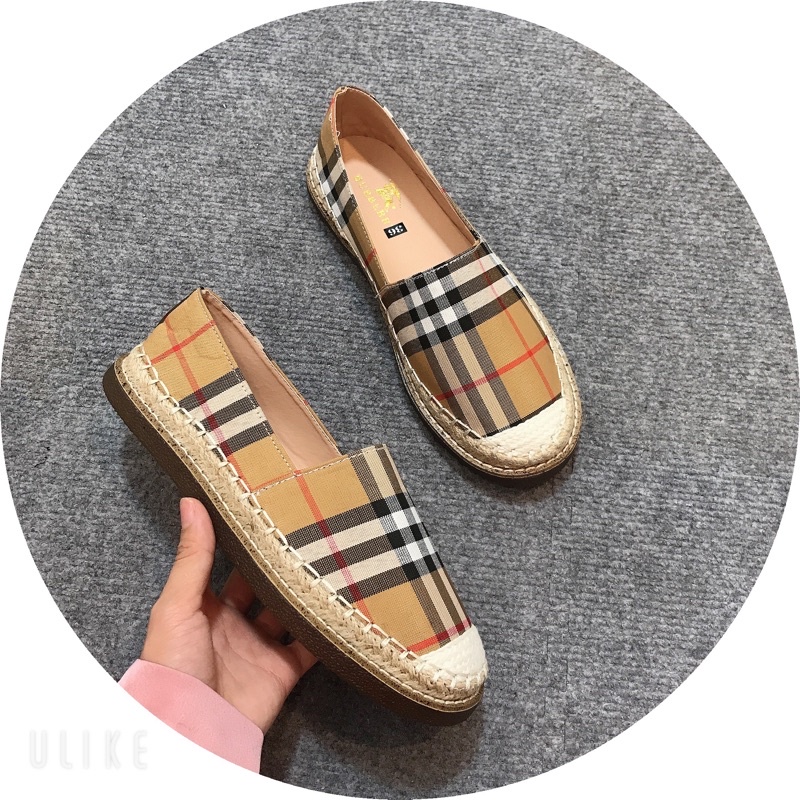 Giày slipon họa tiết kẻ