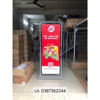 Standee kiểu cửa 2 mặt có đế nhựa đựng nước hoặc đế sắt chuyên dụng cho sự kiện ngoài trời